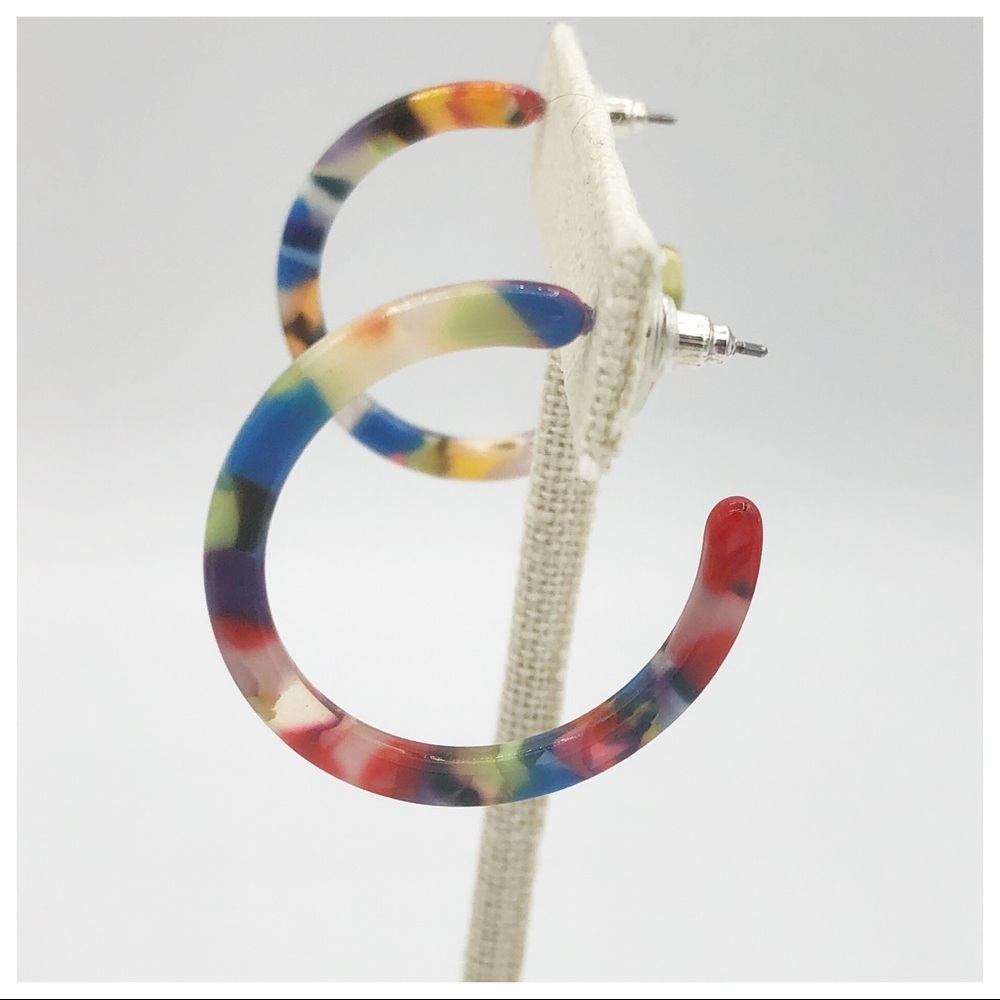 NEW ACRYLIC SPECKLED LIGHTWEIGHT HOOP EARRINGS